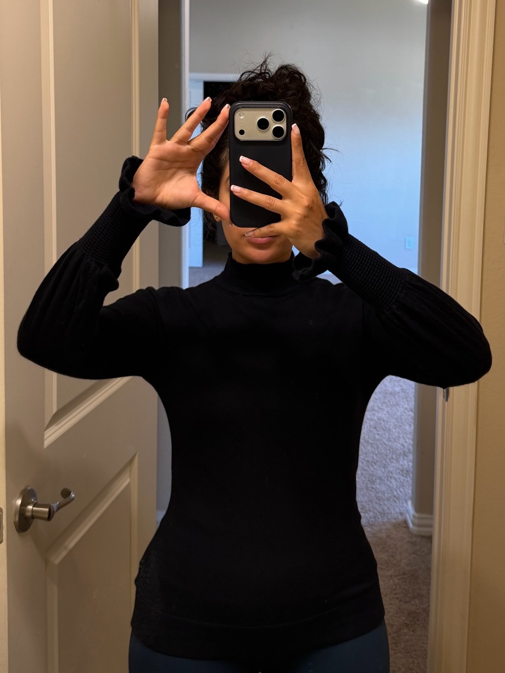 Women's The Fold Navy Blue Long-Sleeve Mock Neck Ribbed-Sleeve Top